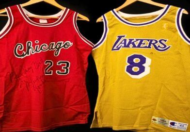 Sotheby's subastará las camisetas de debut de Michael Jordan y Kobe Bryant, utilizadas en sus primeros partidos en la NBA, con un valor estimado de $10 millones cada una.